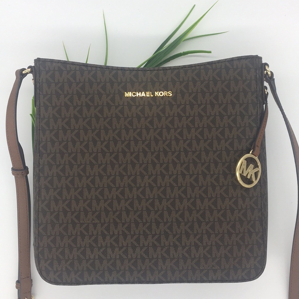 Michael Kors LG MESSENGER Crossbody BROWN - Picture 8 of 16